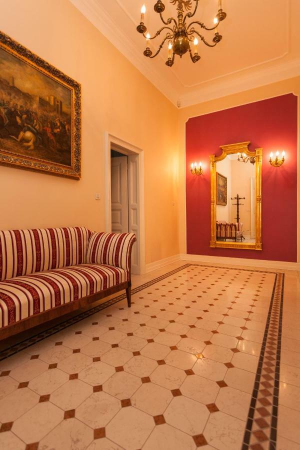 Filip's Palace Luxurious *