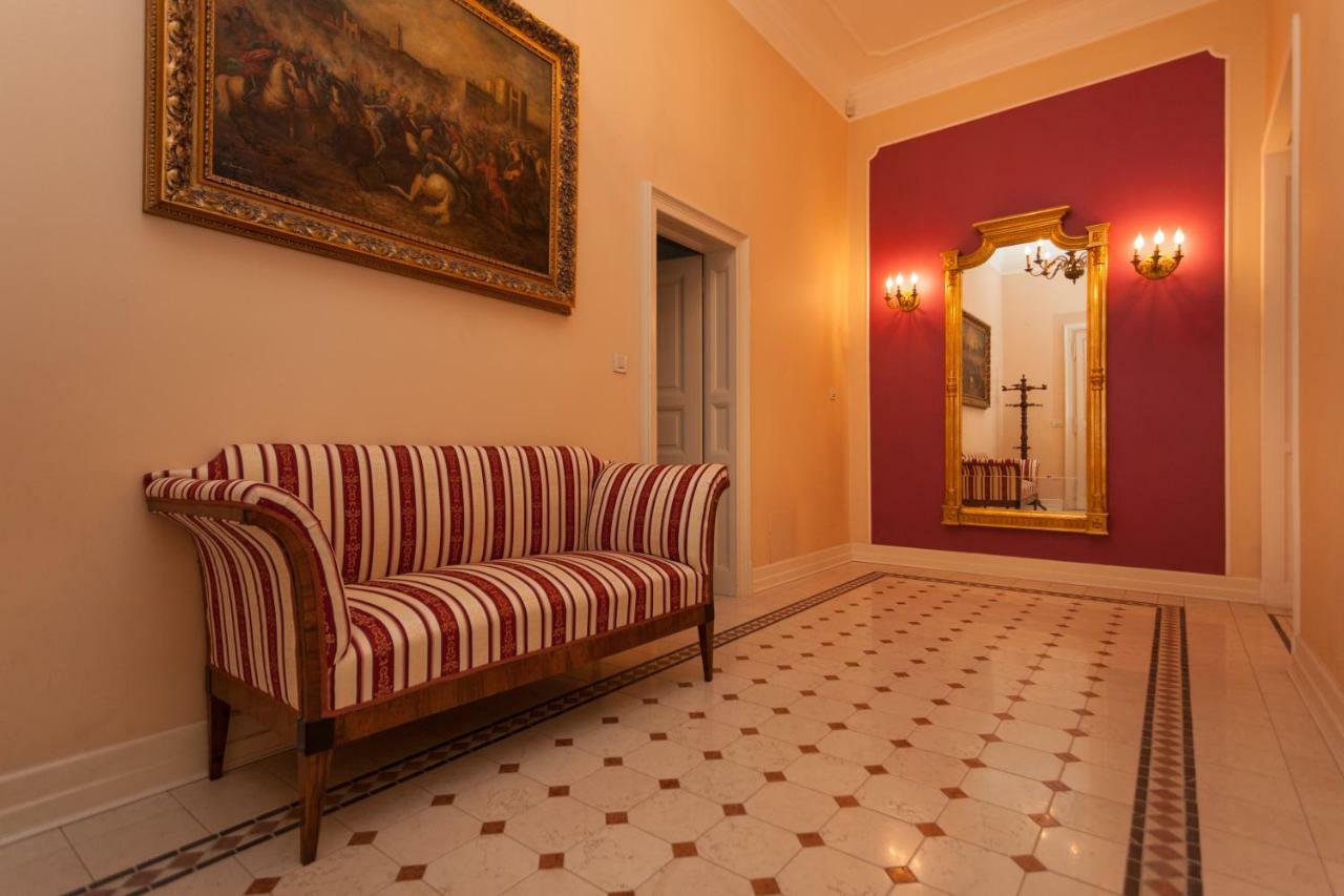 Filip's Palace Luxurious *